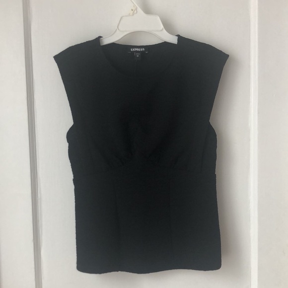 Textured Empire Seam Tank - Picture 2 of 6